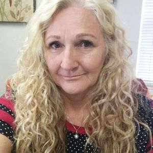 Meet your Posher, Suzanne